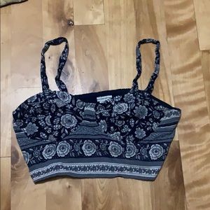 Blue and white flower cropped tank top